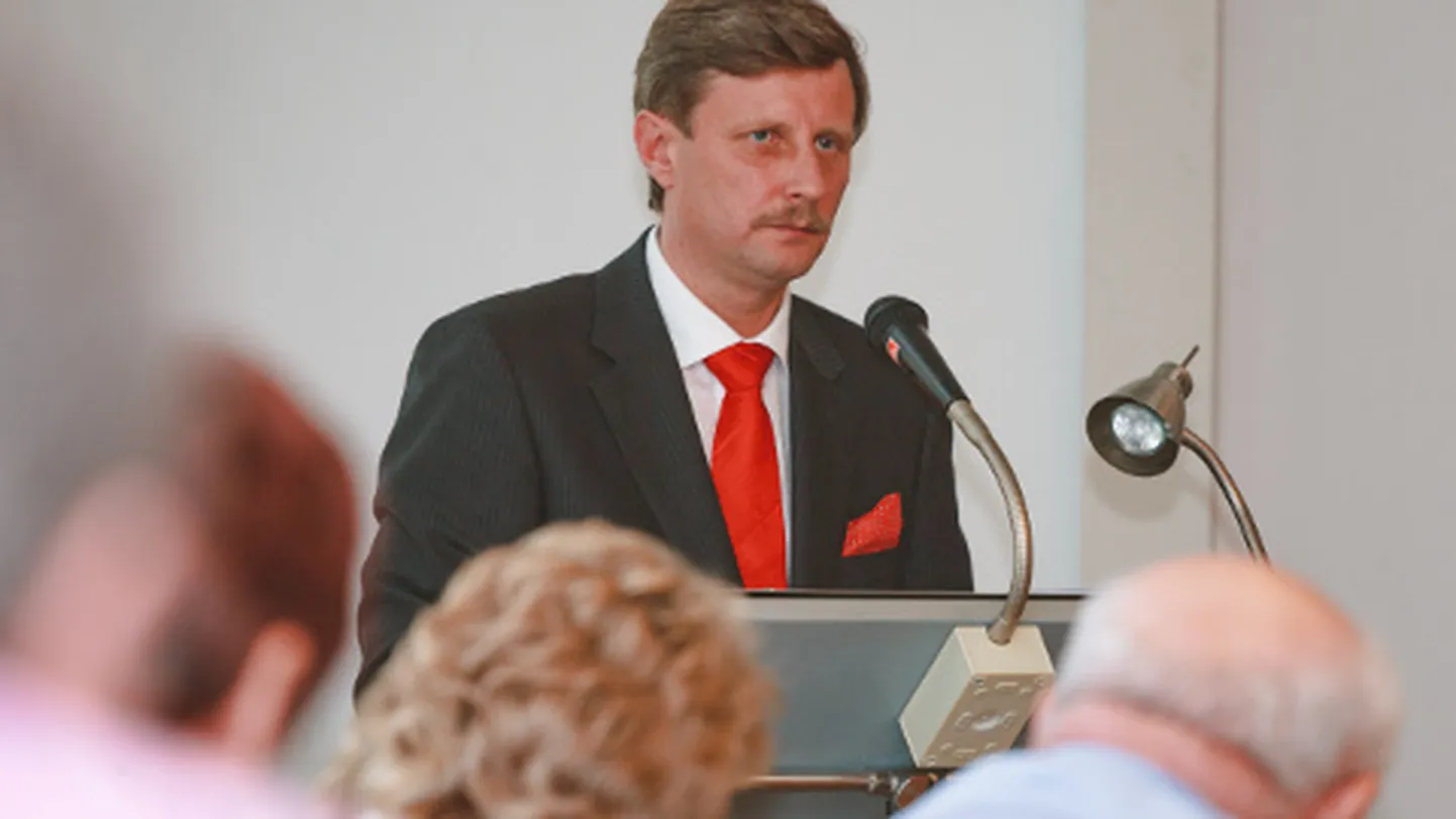 Eduard East.