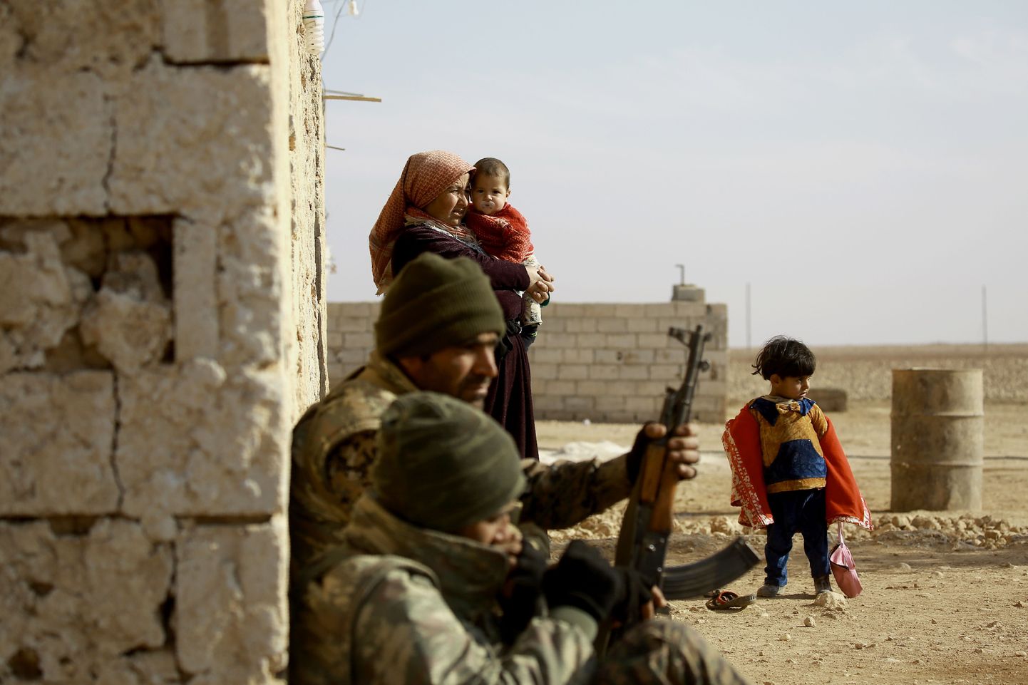 Süüria kurdivõitlejad positsioonidel.
