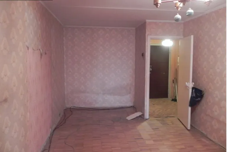 Комната до ремонта.