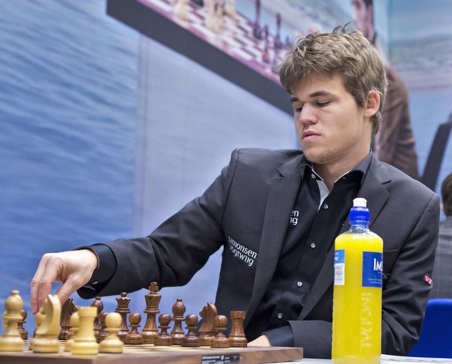 Norralane Magnus Carlsen, male maailma edetabeli esinumber ja sügisest ehk     ka tšempion.