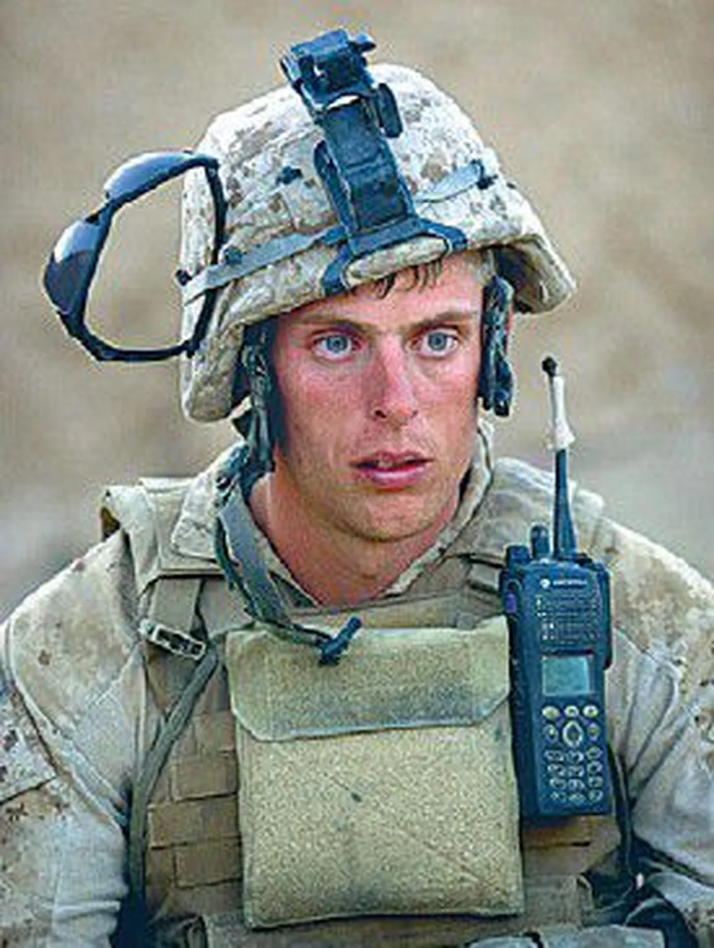Американский морской пехотинец в Афганистане.
