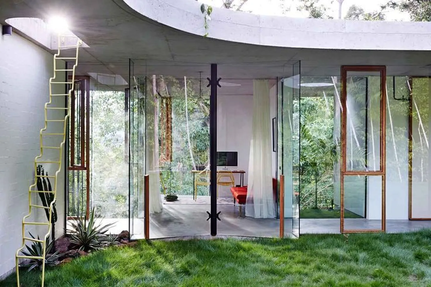 Planchonella House, Cairns'is Queenslandis, arhitekt Jesse Bennett.