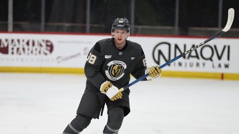 Bulāns un Uļjanskis atstāj NHL klubu treniņnometnes