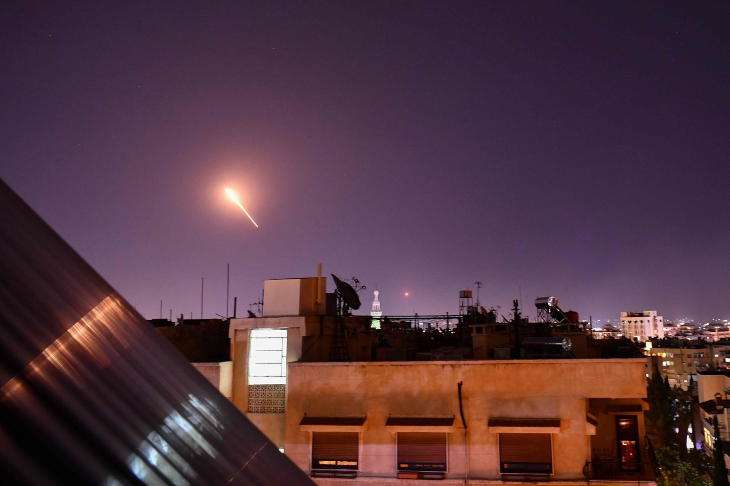 Süüria õhutõrje vastamas Iisraeli rünnakule juulikuus.