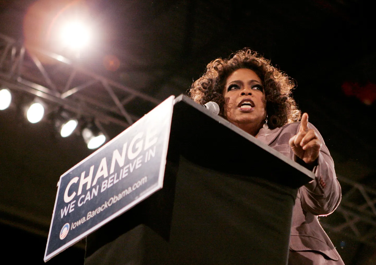 Oprah Winfrey 2007. aastal Barack Obama valimisüritusel. Kas 2020. aasta presidendivalimiste eel võtab hoopis Obama Winfrey toetuseks sõna?