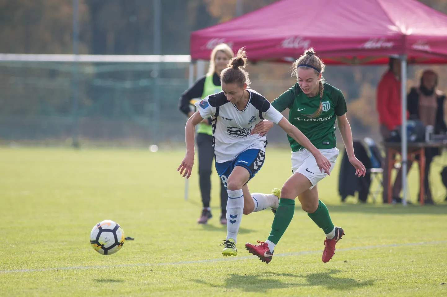 Pärnu jalgpalliklubi naiskonna ja FC Flora matšid on alati tasavägised ja pingelised.