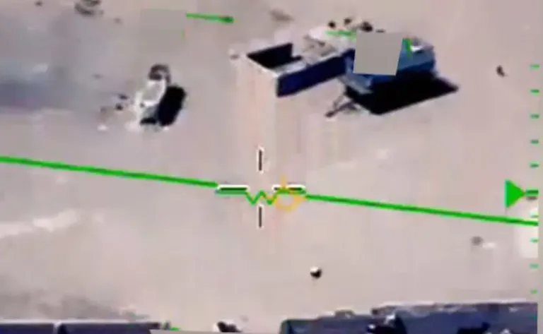 19. aprillil 2023 avaldatud droonivideos Lähis-Idast liigub seletamatu kerakujuline objekt (ligikaudu keskel all) ühtlaselt ja sirgjooneliselt droonist madalamal. Tegemist on ühega 444 lahendamata juhtumist, mis jääb arhiivi edasiseks uurimiseks, kuna praegu on selle lahtiseletamiseks liiga vähe andmeid.