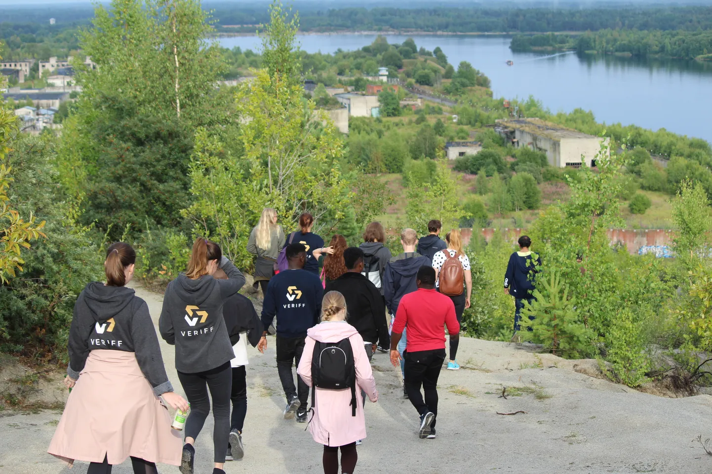 Veriffi meeskond Rummu karjääri külastamas.