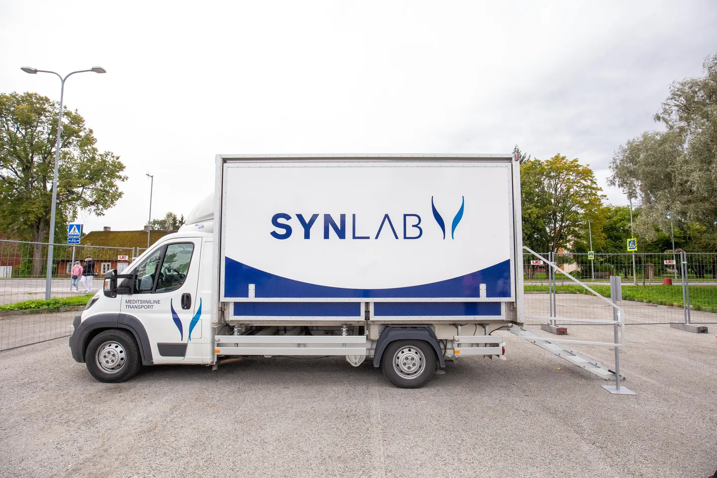 Kevadise drive-in testimispunkti asemel saab Paides koroonaproove anda nüüd mobiilses koroonabussis.
