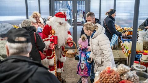 Galerii ⟩ Pärnu turul toimus meeleolukas jõululaat
