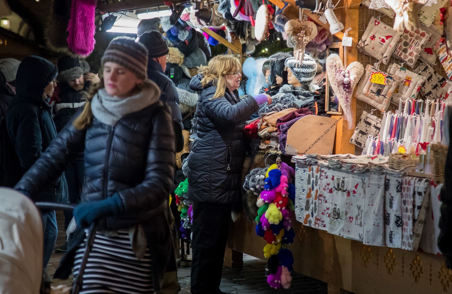 Таллиннский рождественский рынок на Ратушной площади.