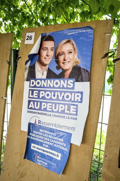 Плакат французской ультраправой партии Национальное объединение в преддверии европейских выборов 2019 года.