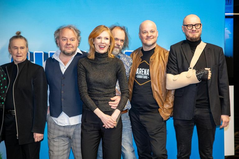 Filmi «Suvitajad» esilinastusel: (vasakult) Lauri Nebel, Ago Anderson, Maarja Jakobson, Meelis Rämmeld, Ergo Kuld ja Tanel Tatter.