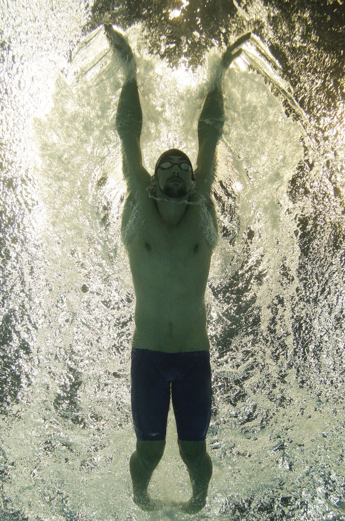 Michael Phelps loobus imetrikoost ja ujub nüüd ujumispükstes, mis on ka järgmisel aastal lubatud.