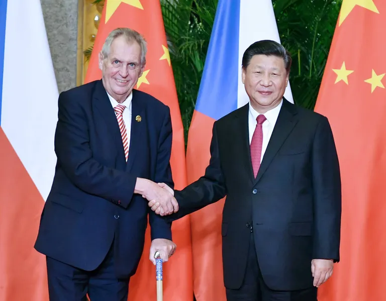 Xi Jinping ja Tšehhi president Milos Zeman 2018. aastal Hiinas.