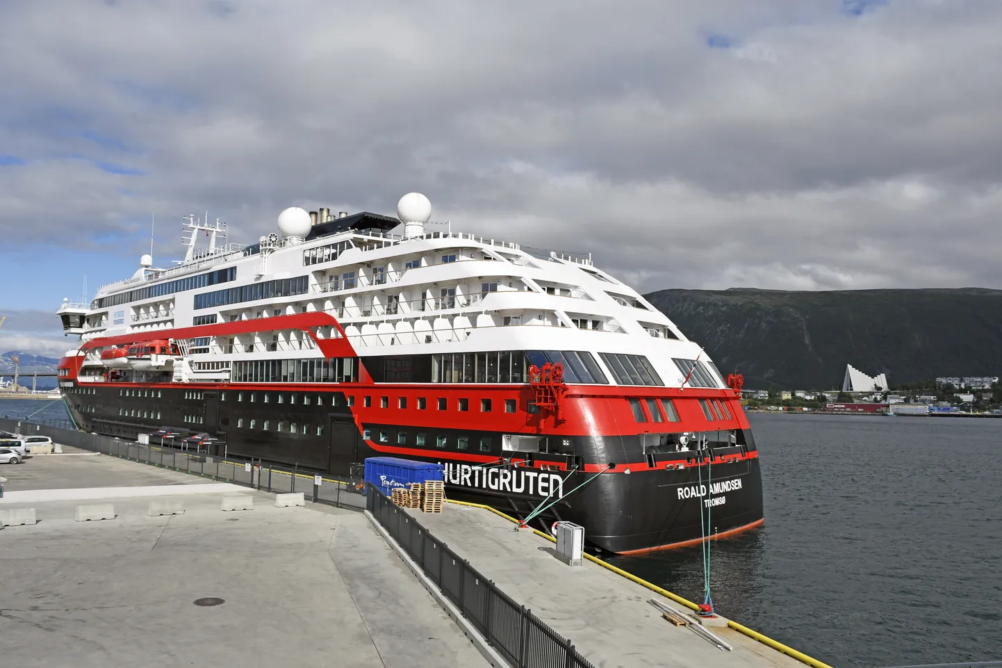 MS Roald Amundsen