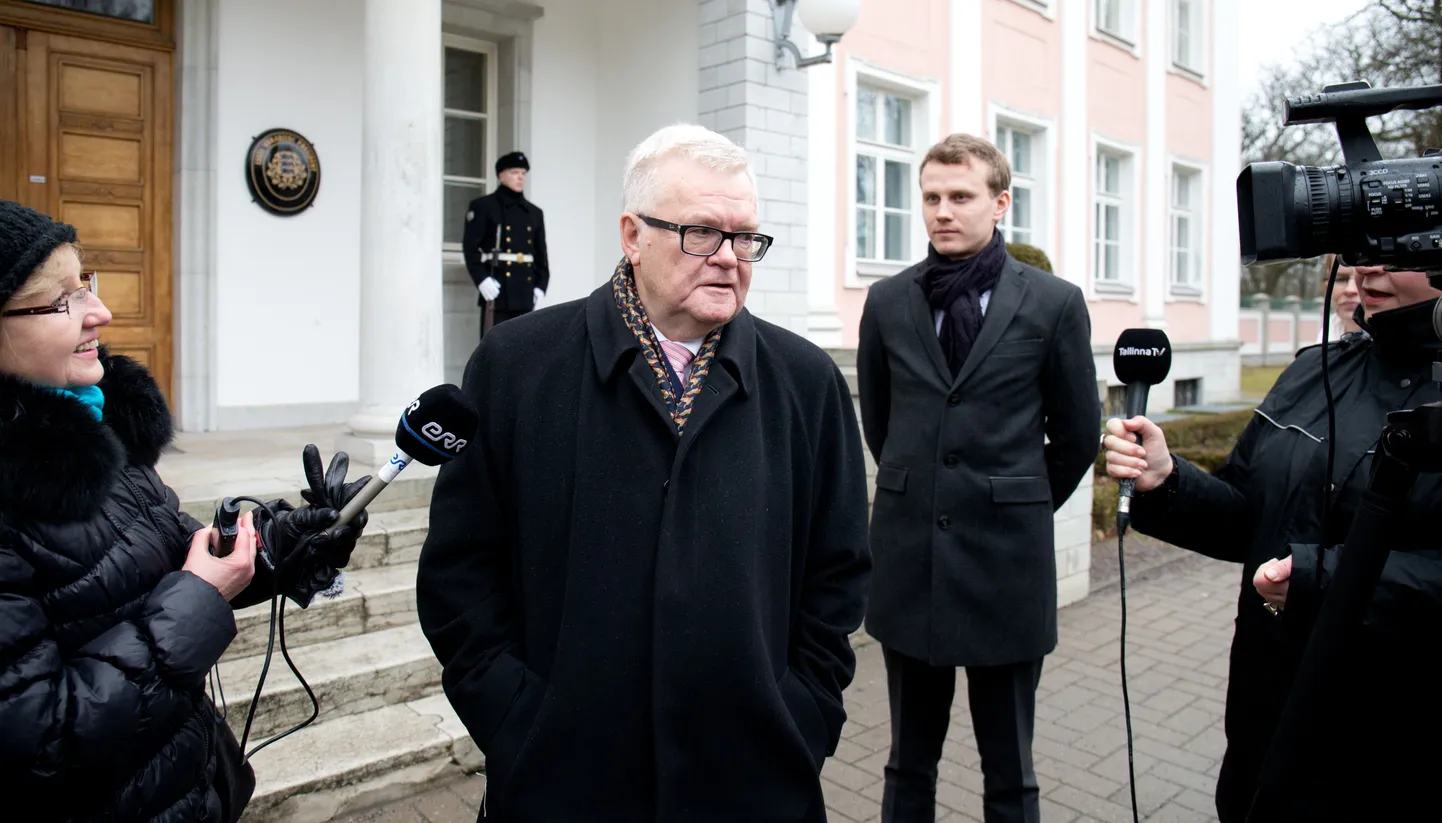 Edgar Savisaar ja Priit Toobal Kadriorus presidendi juures.