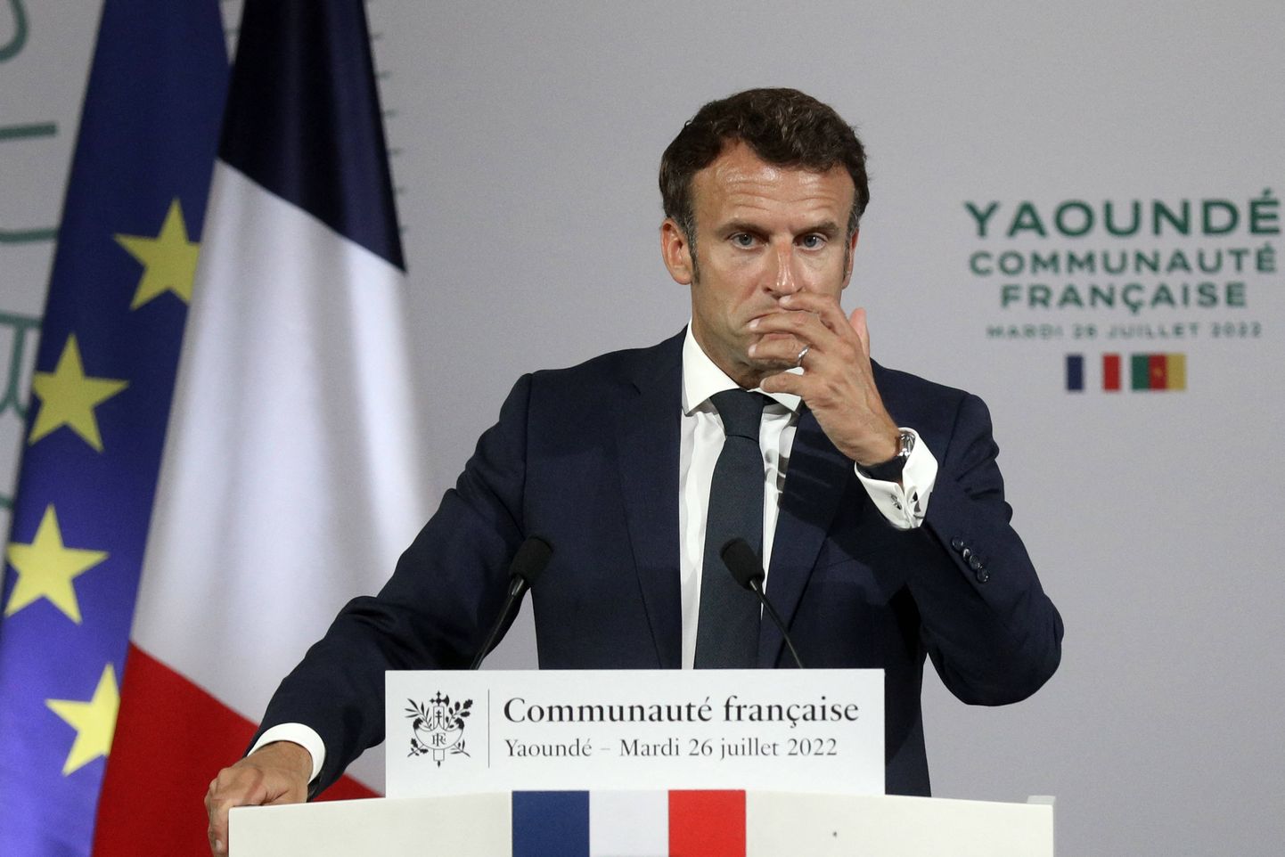 Prantsuse president Emmanuel Macron pidamas kõne kohalikule prantsuse kogukonnale Yaoundes Kamerunis.