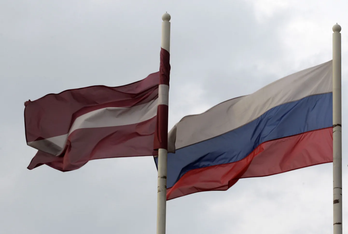 Läti ja Vene lipp