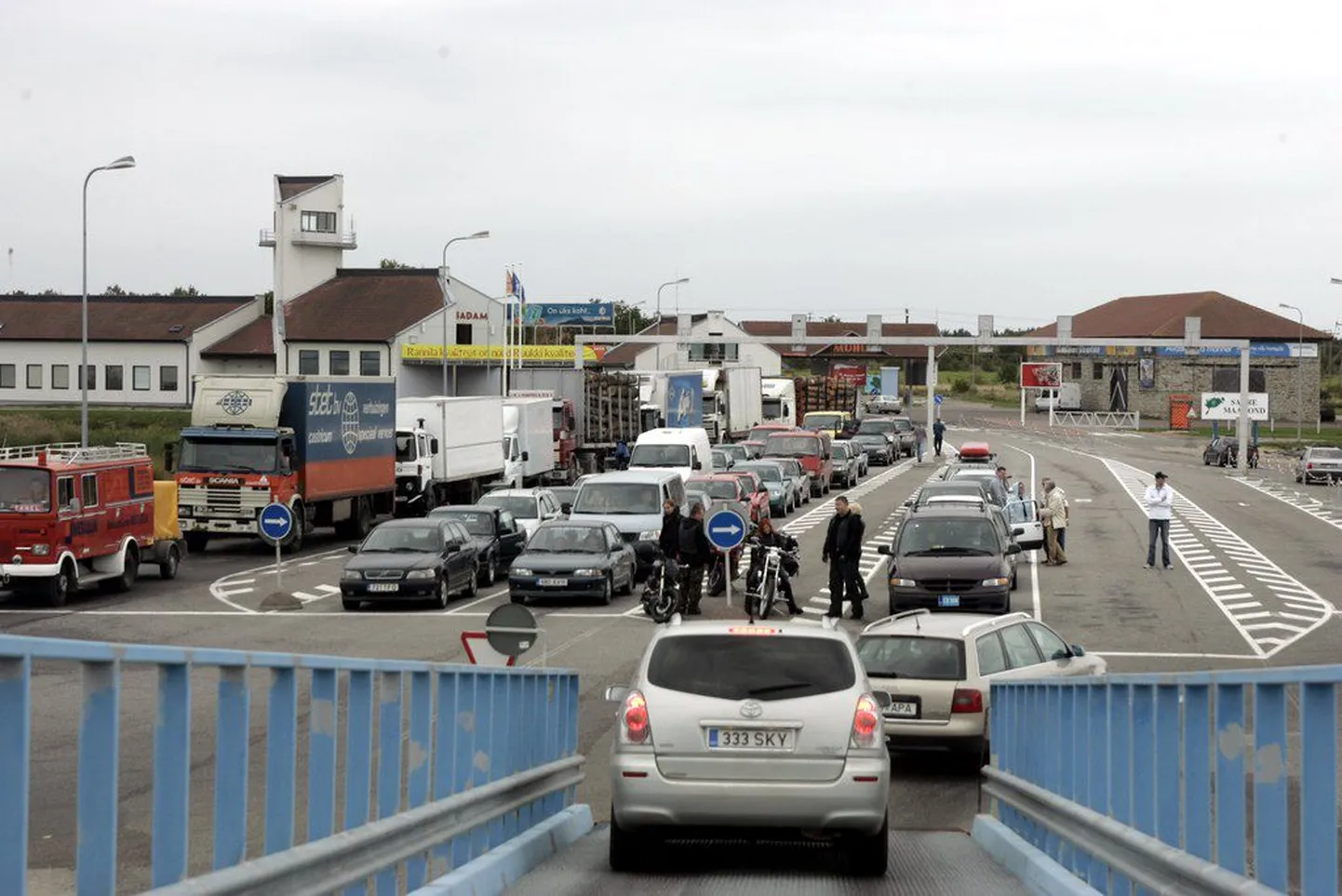 Autode mahasõit Kuivastu sadamas
