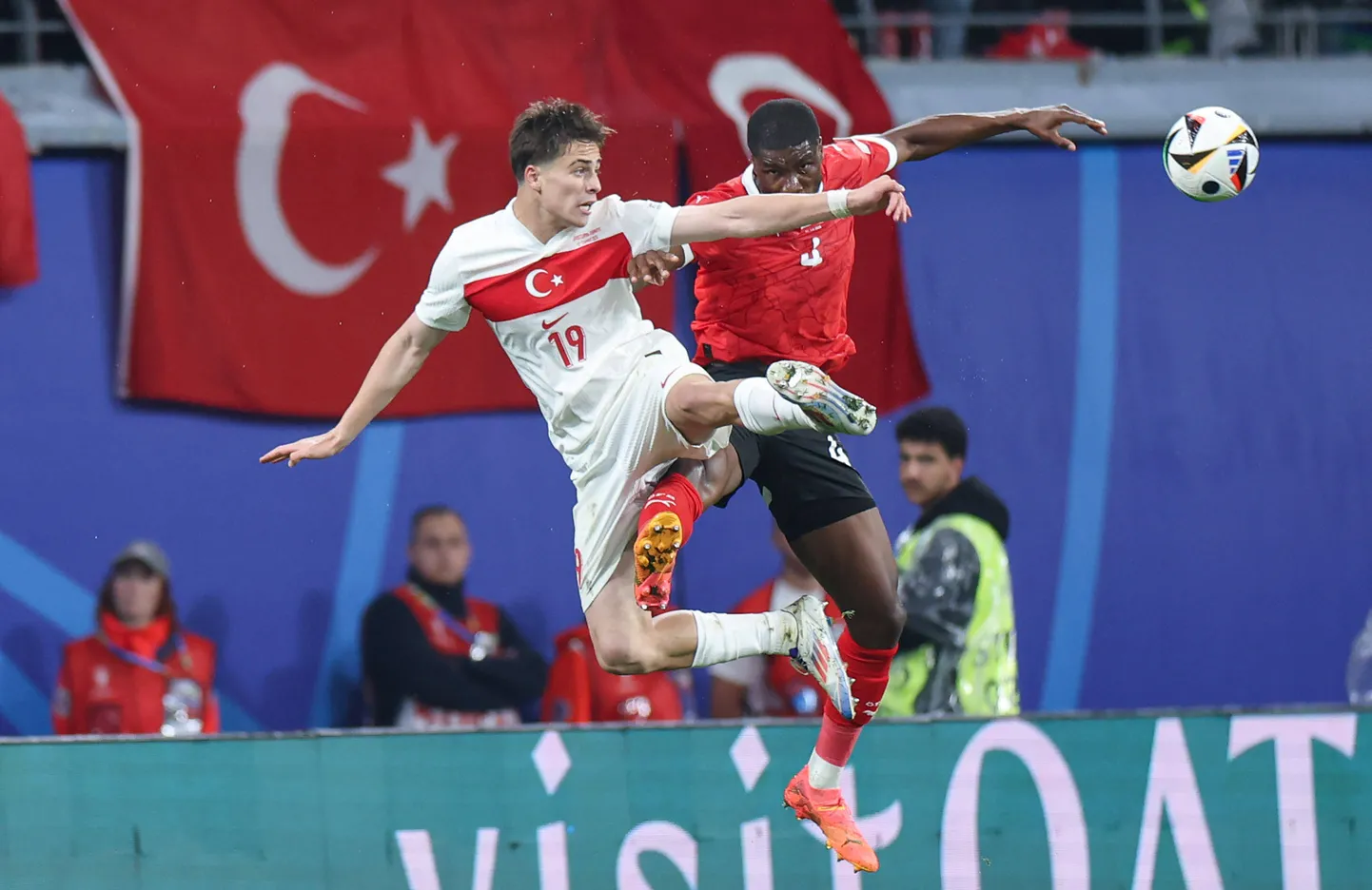 В матче 1/8 финала Турция сенсационно обыграла Австрию.