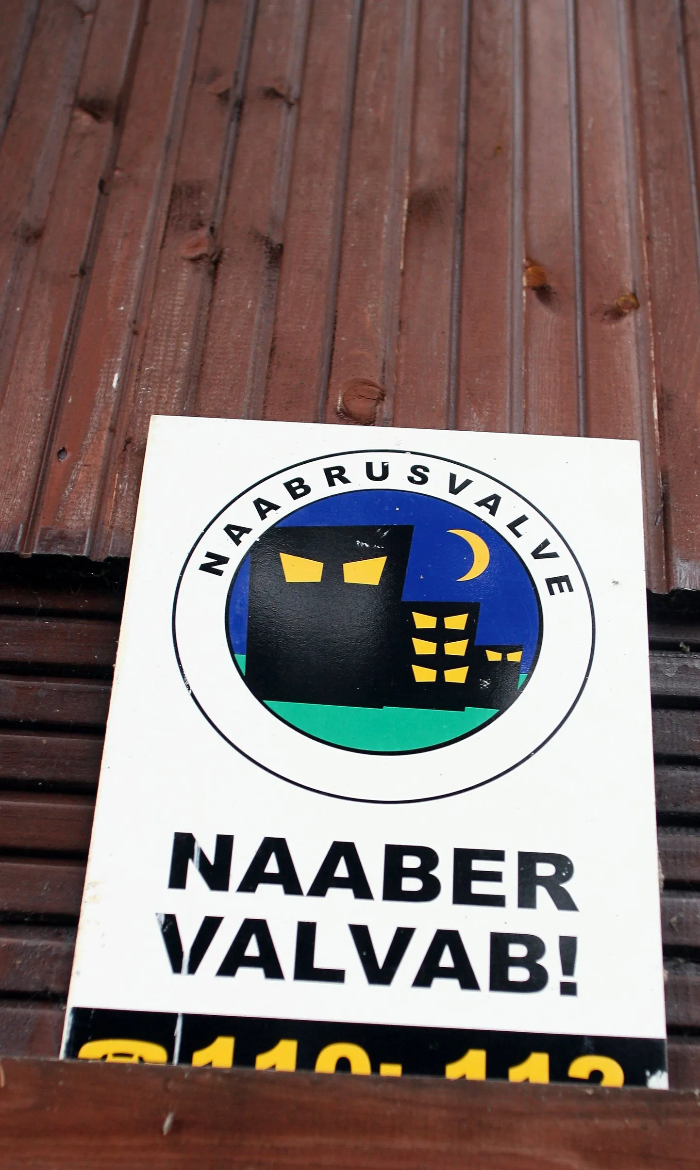 Näide naabrivalvest teavitavast tahvlist.
