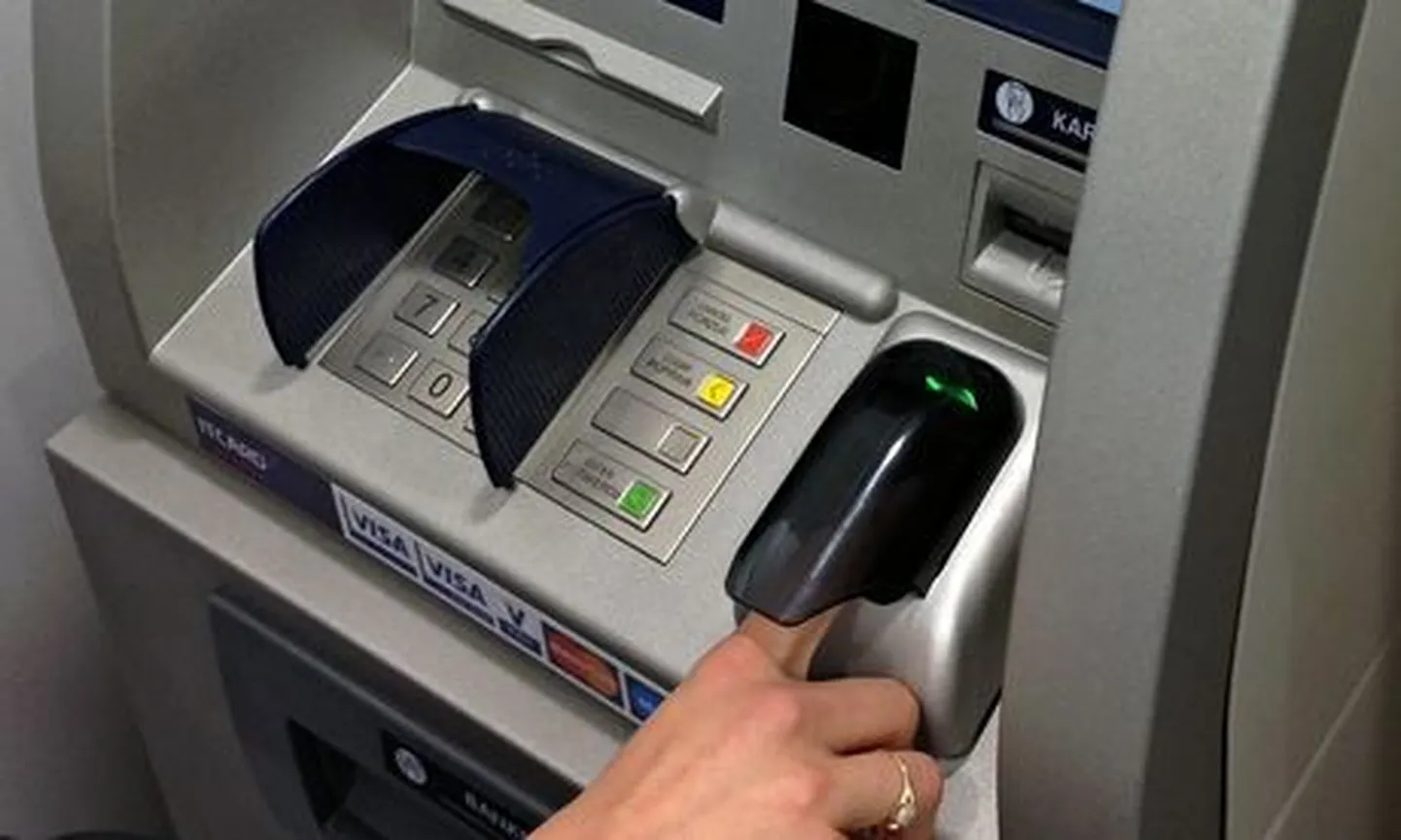 Pangaautomaat, mis identifitseerib isiku sõrmes või käeseljal oleva veresoonte mustri järgi.