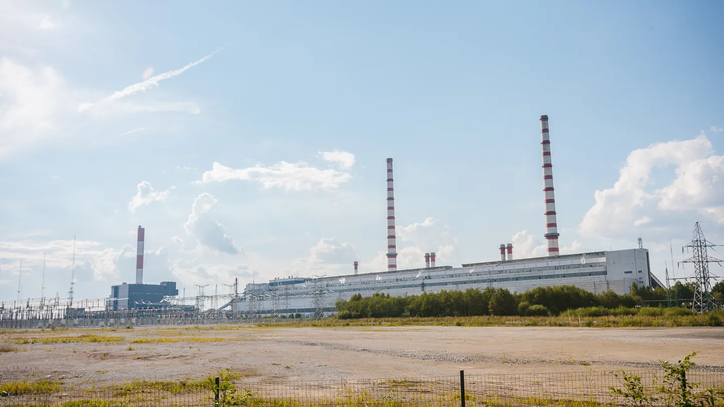 В агропарке, планируемом по соседству с электростанциями и заводами масел "Eesti Energia" на отработанных территориях разреза "Narva", намерены построить завод по улавливанию углекислого газа, гигантские теплицы, хозяйство по выращиванию водорослей, рыбоводческий питомник, солнечные станции и прочее. Но сначала там придется пересчитать птиц и бабочек.