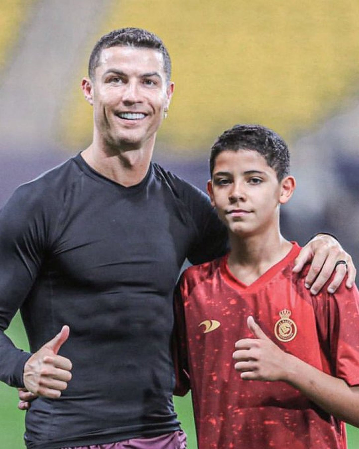 Jalgpallistaar Cristiano Ronaldo koos oma 13-aastase pojaga.