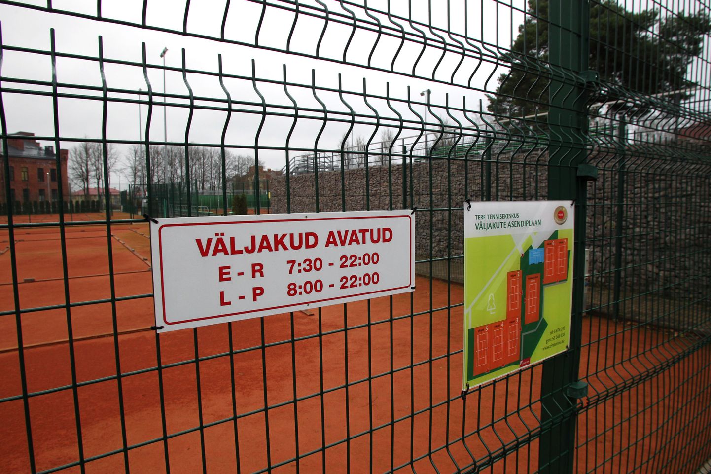 Tallinna linn andis äsjaostetud tenniseväljakud odavalt rendile.
