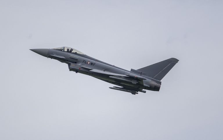 Многоцелевой истребитель четвертого поколения Eurofighter Typhoon находится на вооружении ряда стран Европы, в том числе Германии и Великобритании, а также у Саудовской Аравии.