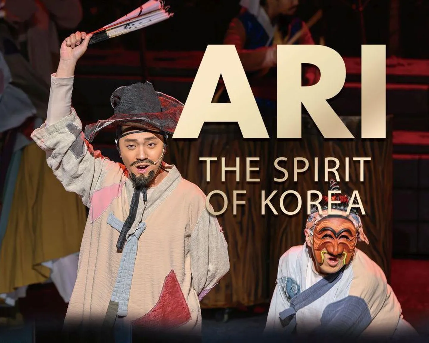 Rahvajutul põhinev lavastus «ARI: The Spirit of Korea» jutustab humoorika loo mehest ja naisest, kes armuvad, kui puusepana töötav mees suundub pealinna, et remontida Gyeongbokgungi paleed.