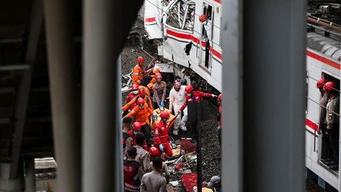 Vilcienu sadursmē Indonēzijā 14 bojāgājušie