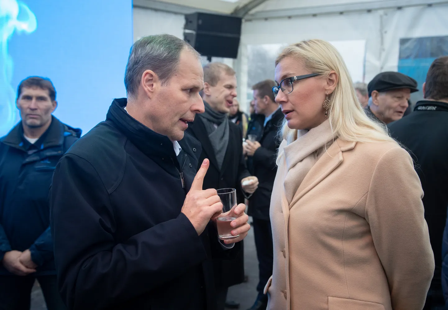 Laevanduse konkurentsivõime tõstmise eelnõu esitaja, majandus- ja taristuminister Kadri Simson ja Tallinna Sadama juhatuse juhatuse esimees Valdo Kalm Balticconnectori avaüritusel.