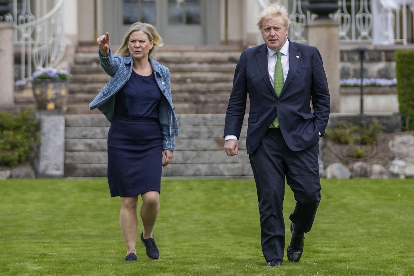 Rootsi peaminister Magdalena Andersson ja Briti peaminister Boris Johnson 11. mail 2022.
