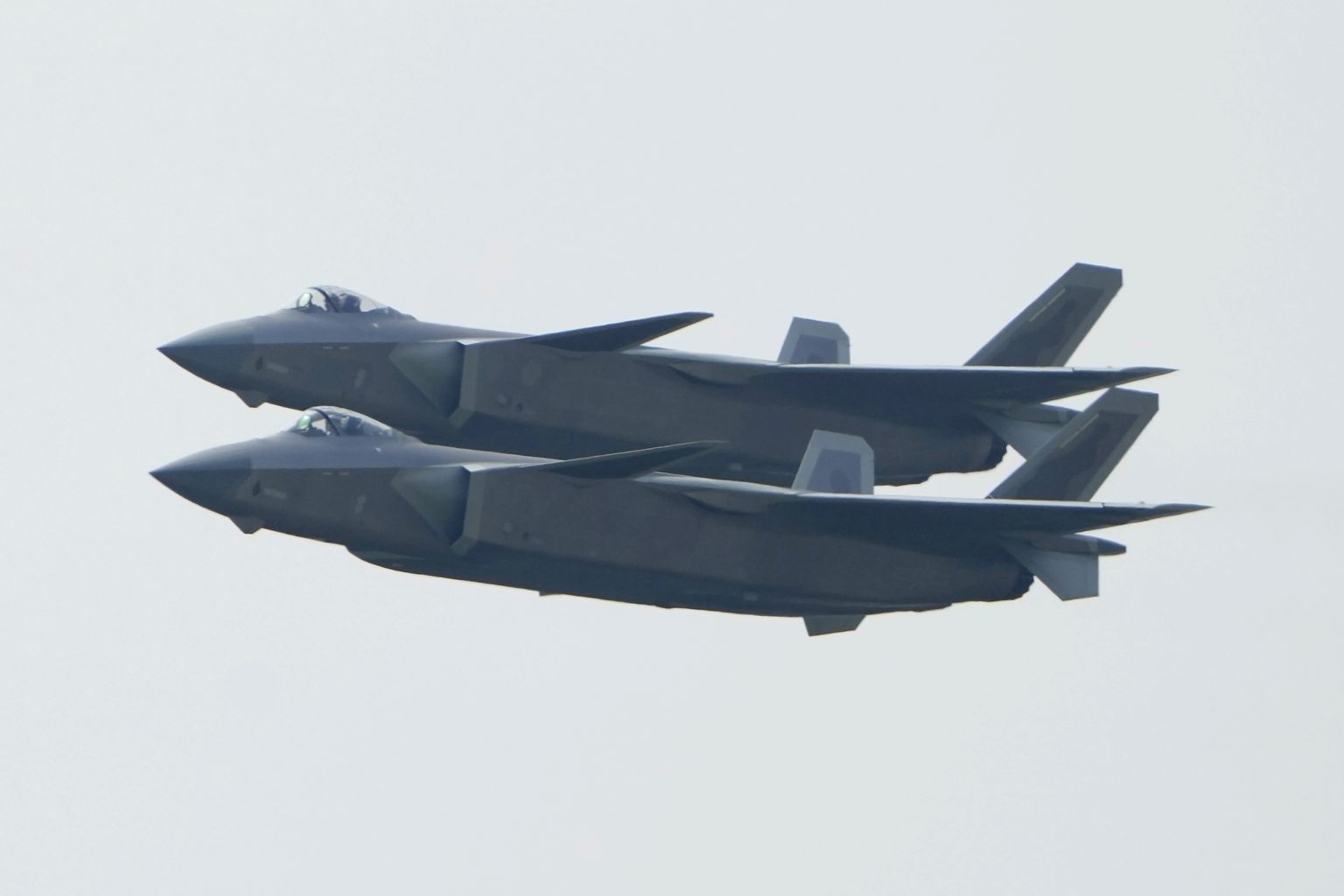 Kaks Hiina J-20 varghävitajat. Foto on illustratiivne.