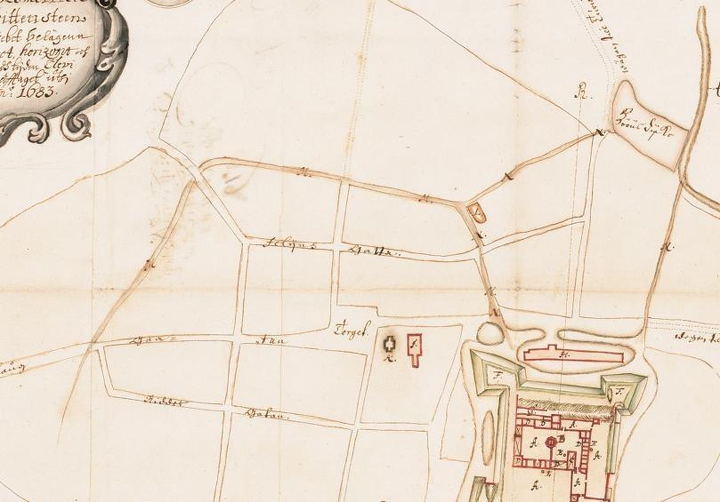 Rootsi kartograaf S. Waxelbergi Paide kaart aastast 1683, kus on näidatud tänavate võrk ja osaliselt ka linna kunagine vallikraav. Näeme, et kraav kulges Põllu tänava juurest ja Vainu tänavaga sel seos puudub.