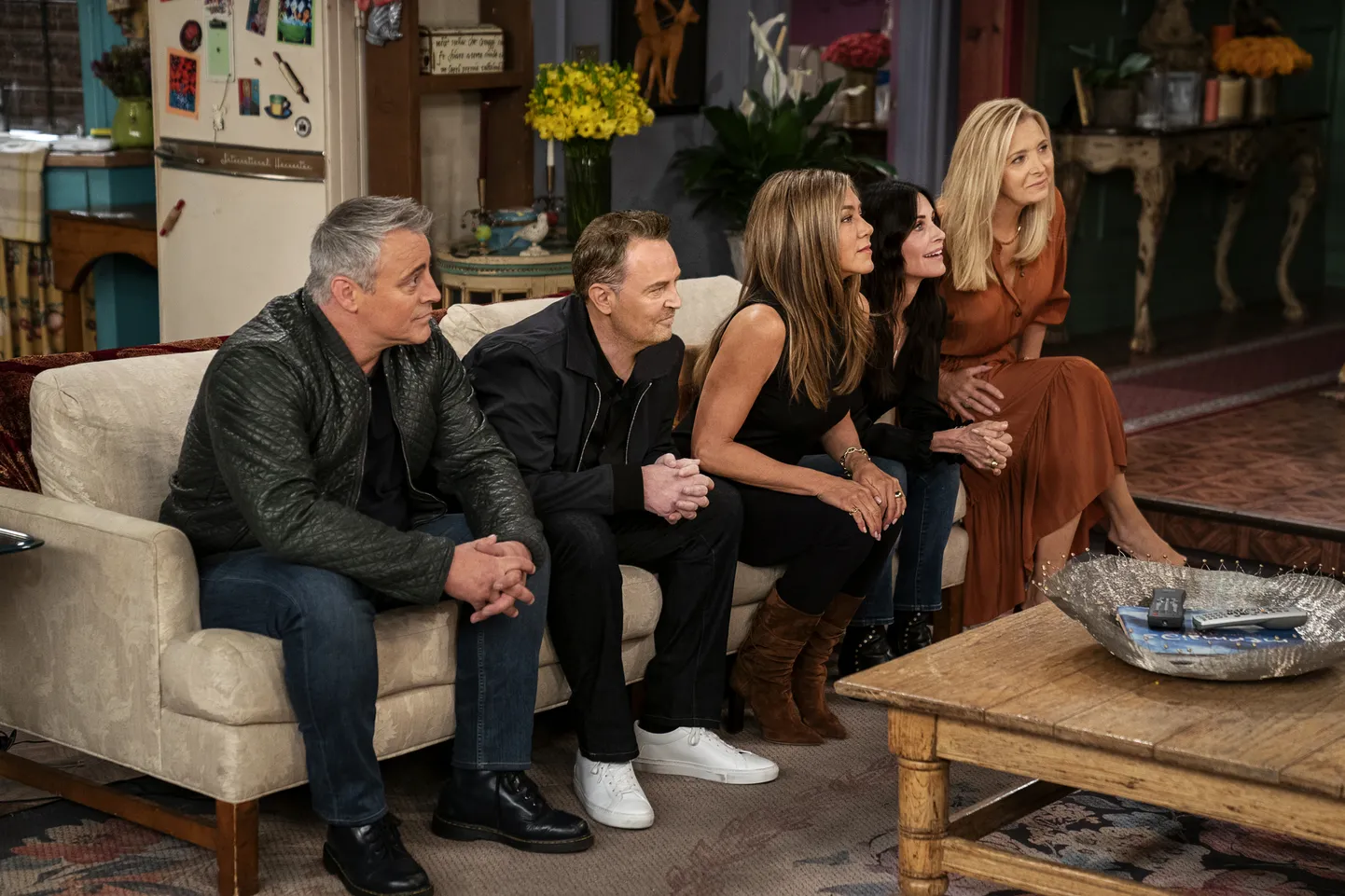 2021. aastal tulid Matthew Perry, Matt LeBlanc, Jennifer Aniston, Courteney Cox, Lisa Kudrow ja David Schwimmer jälle kokku, et meenutada armastatud komöödisarja hiilgeaegu