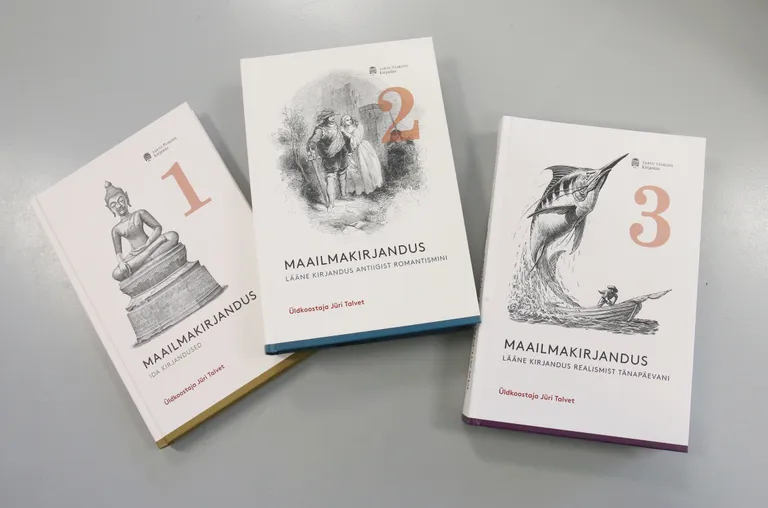 Jüri Talveti koostatud «Maailmakirjanduse» kolm köidet.