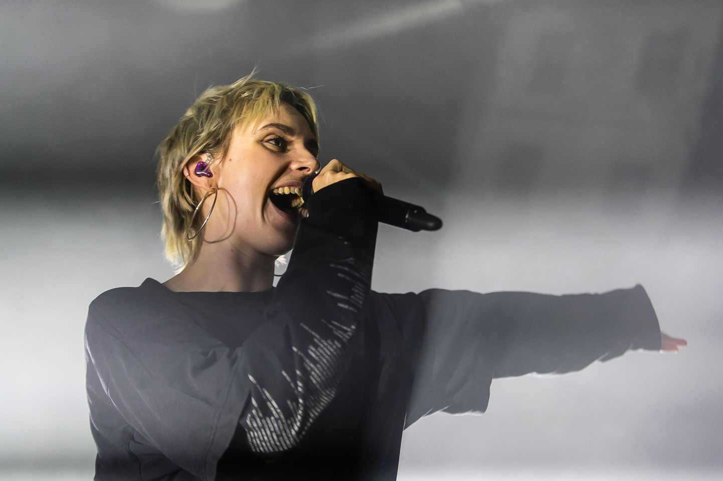 Taani poplauljatar MØ esines eile Rock Cafes.