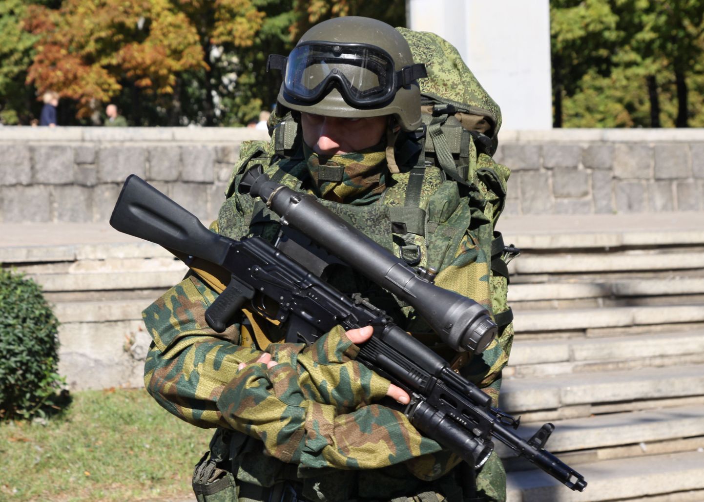 Niinimetatud Donetski Rahvavabariigi vabatahtlik sõdur.