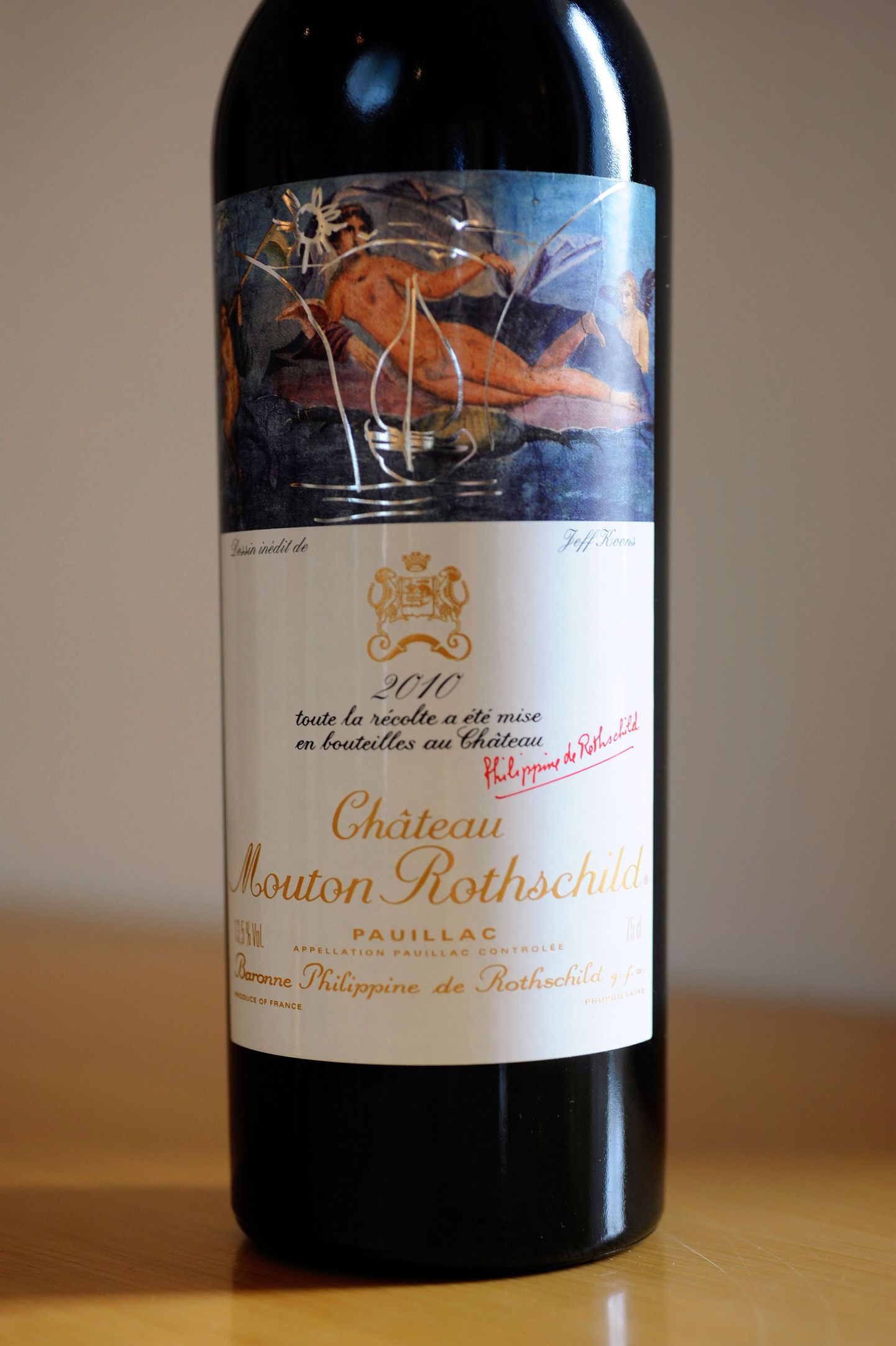Bordeaux vein Mouton-Rothschild 2010, mille sildi on kujundanud USA kunstnik Jeff Koons.