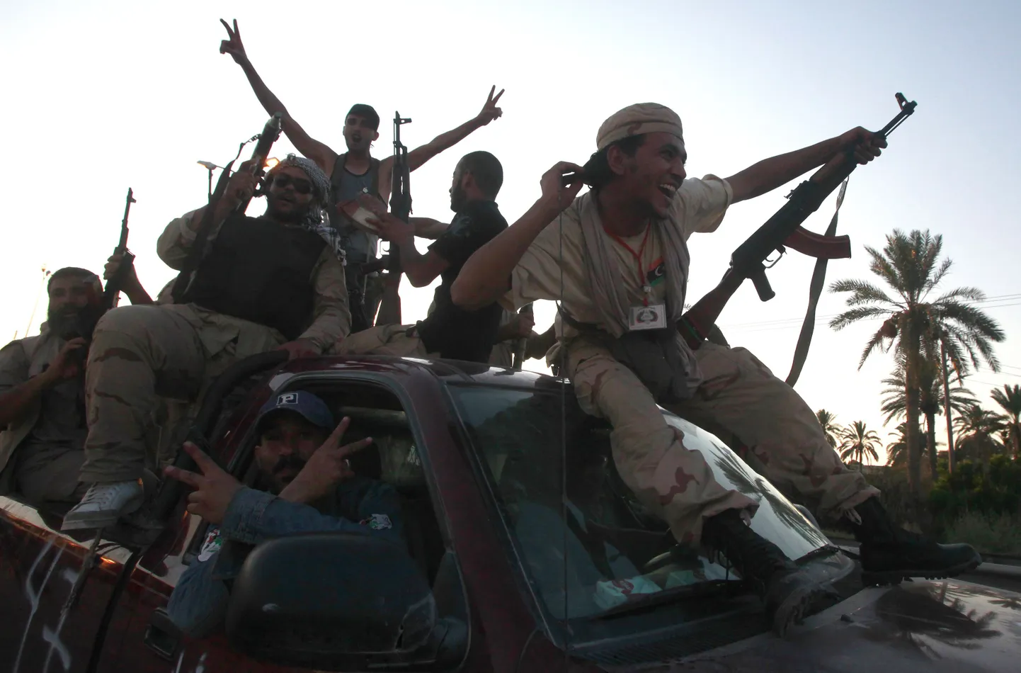 Ливийские повстанцы.