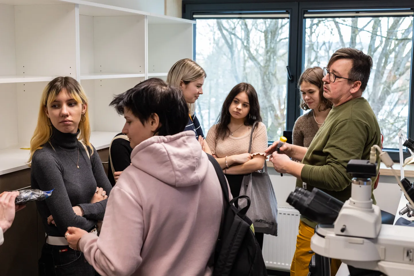Tartu ülikooli lahtiste uste päeval rääkis ökotoksikoloog Randel Kreitsberg tulevastele tudengitele, milline on teaduri argipäev.