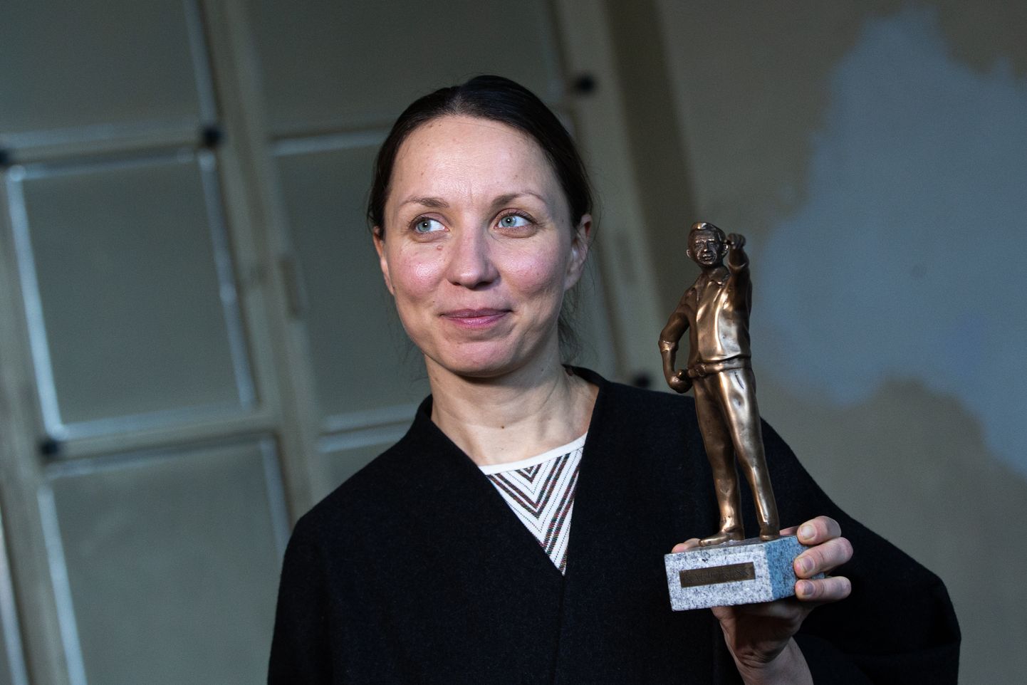 Приехавшая из Латвии Элина Литвинова прожила в Эстонии шестнадцать лет и считает Эстонию своим домом. В декабре ее выбрали лауреатом премии имени Кальо Кийска для молодого кинодеятеля.