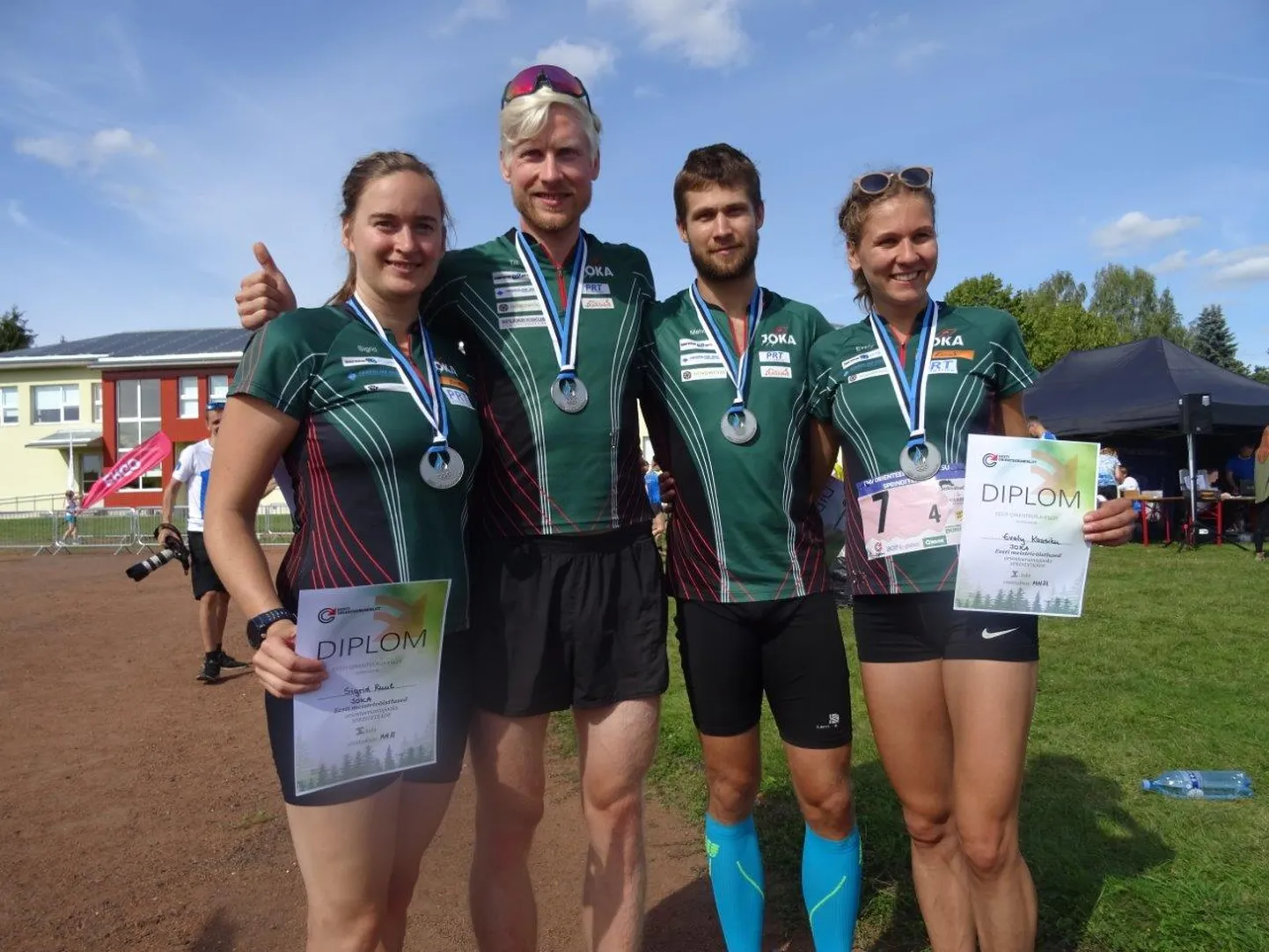 Võistkondliku hõbeda võitnud eliitvõistkond koosseisus (vasakult) Sigrid Ruul, Juho Westerlund, Mehis Muru ja Evely Kaasiku.