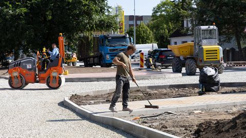 SUVISED TEEEHITUSED ⟩ Galerii: Vaata, kuidas edeneb töö Rakvere ja lähiümbruse teeehitustel