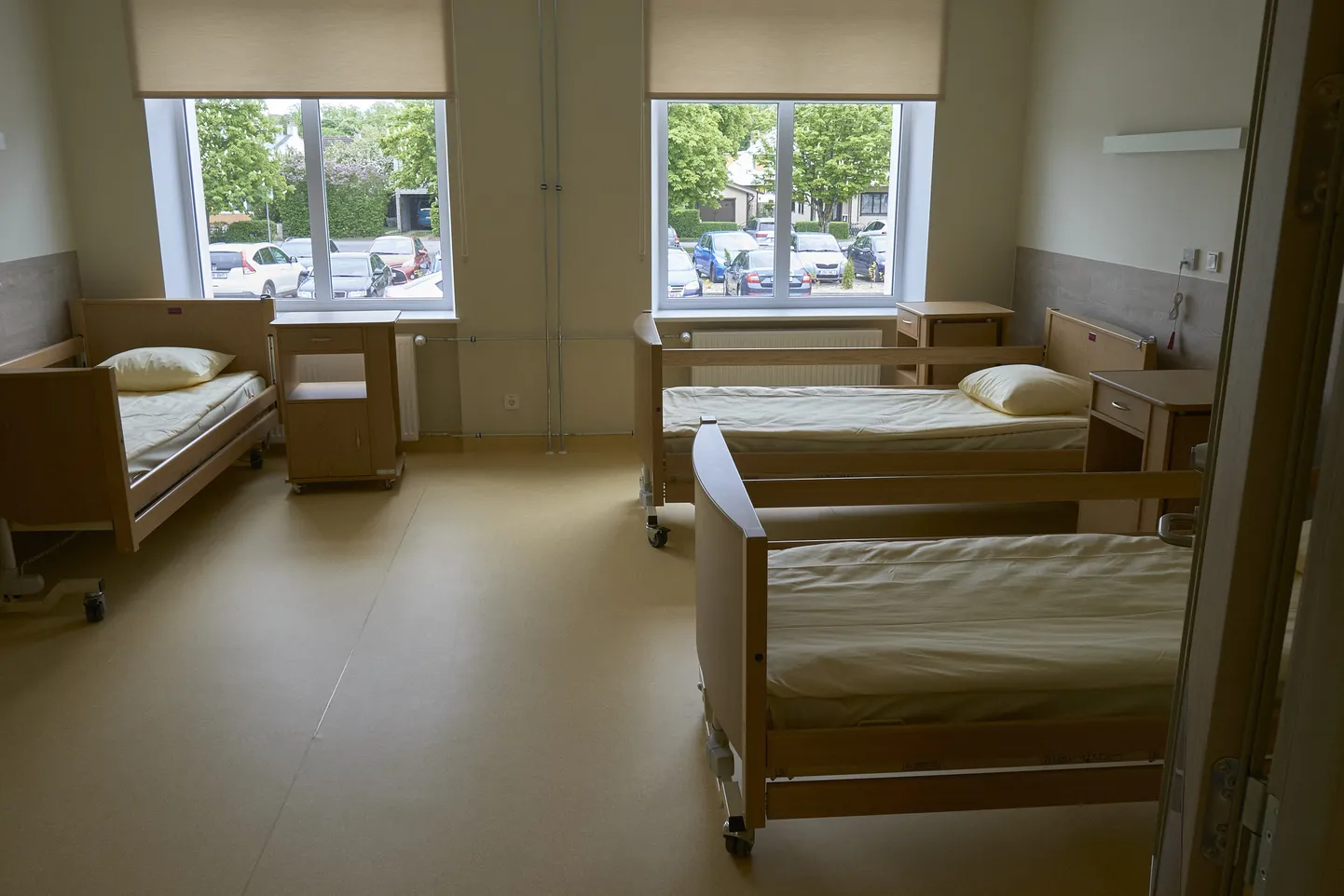 Kokku on psühhiaatriaosakonna patsientidele Kuressaare haiglas 15 voodikohta.