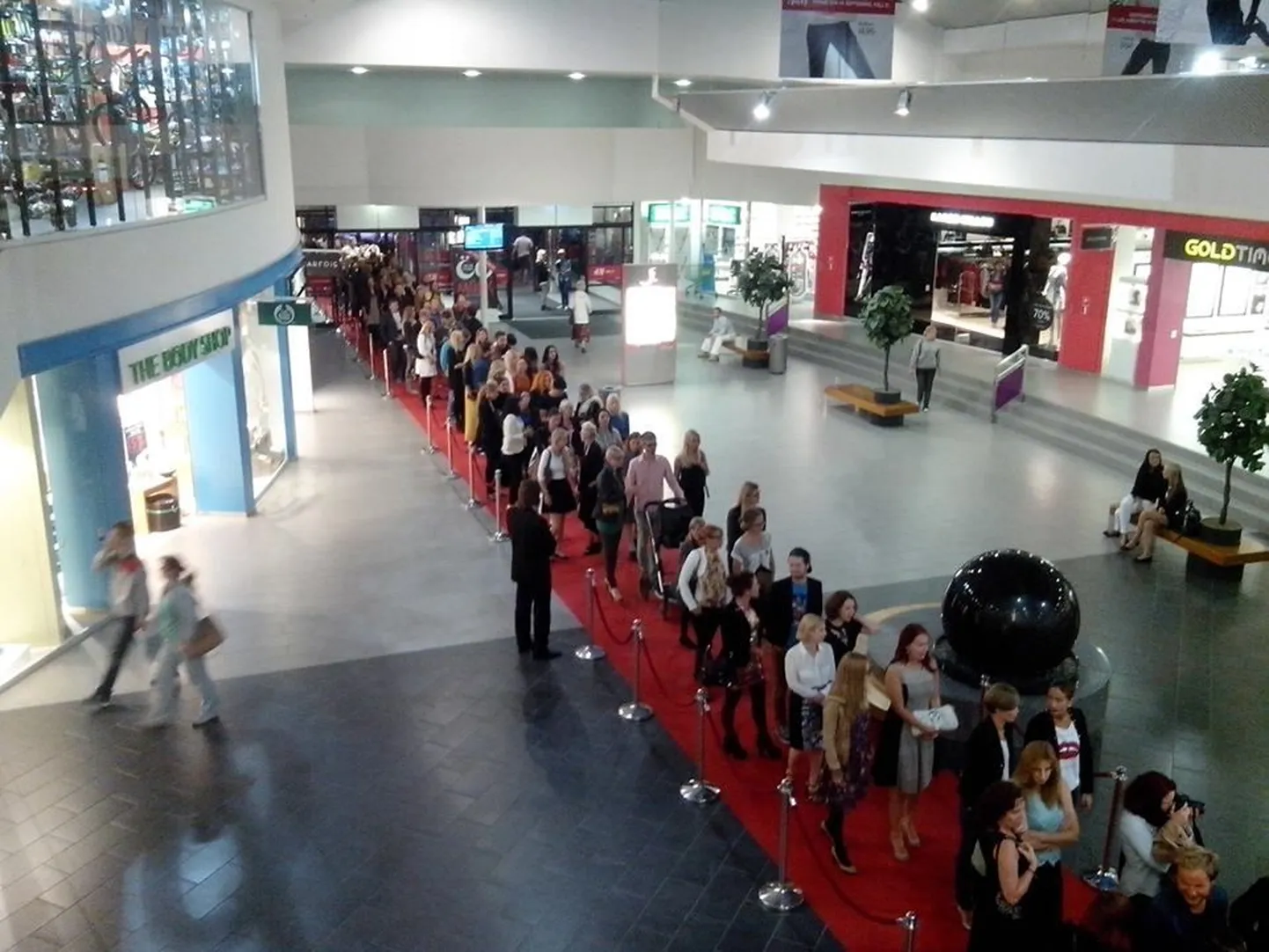 Открытие H&M в Эстонии для VIP-гостей.