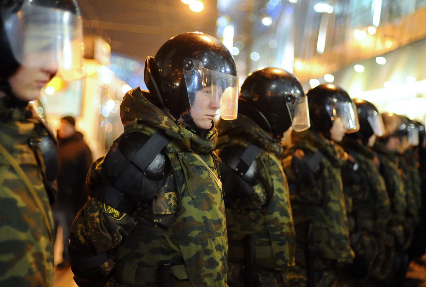 Rahvuse tasandil tekkinud kokkupõrgete tõttu on Moskva tänavatel suurendatud miilitsa- ja sõjaväepatrullide arvu.